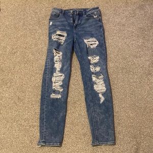American Eagle: Ripped Stretch Mom Jeans